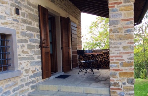Pieve Santo Stefano Villa | Homerez - Big villa for 10 ppl. with swimming-pool at Pieve Santo Stefano
