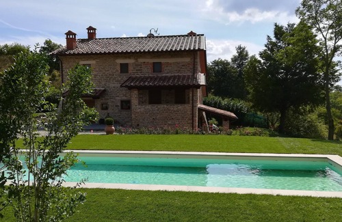 Pieve Santo Stefano Villa | Homerez - Big villa for 10 ppl. with swimming-pool at Pieve Santo Stefano