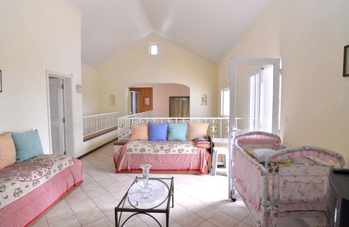 Trou d'Eau Douce Villa | Homerez - Big villa for 15 ppl. with swimming-pool at Trou D'Eau Douce, Flacq