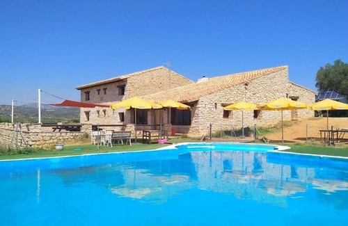 La Salzadella Villa | Homerez - Big villa for 16 ppl. with swimming-pool and garden at La Salzadella