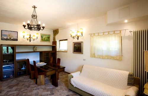 Pieve al Bagnoro Villa | Homerez - Big villa for 9 ppl. with swimming-pool, garden and terrace at Arezzo