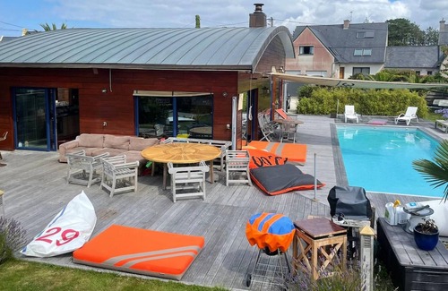 Landunvez Villa | Homerez - Big villa for 9 ppl. with swimming-pool and terrace at Landunvez