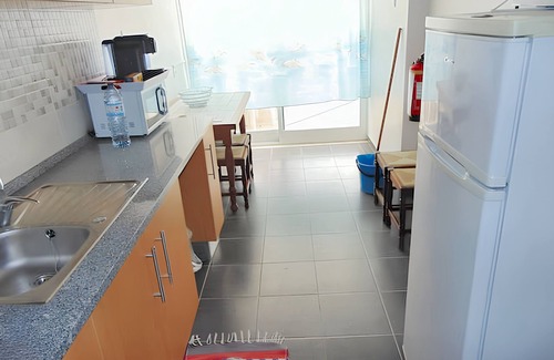Corroios Apartment | Homerez - Bright apartment in Almada with shared pool