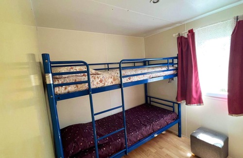 Mejannes-le-Clap House | Homerez - Bungalow for 6 ppl. with shared pool and terrace at Méjannes-le-Clap