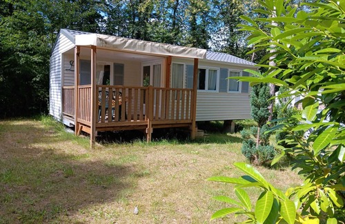 Saint-Cheron House | Homerez - Bungalow with pool in Saint-Chéron