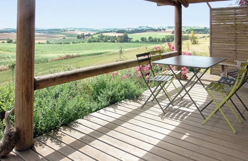 Pauilhac Ski Chalet | Homerez - Chalet in Pauilhac with Pool