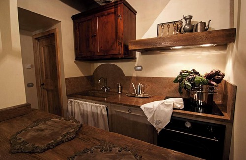 Massa House | Homerez - Charming house in Massa e Cozzile with jacuzzi