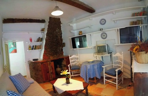 Old Town Apartment | Homerez - Charming apartment in Cuenca with parking included