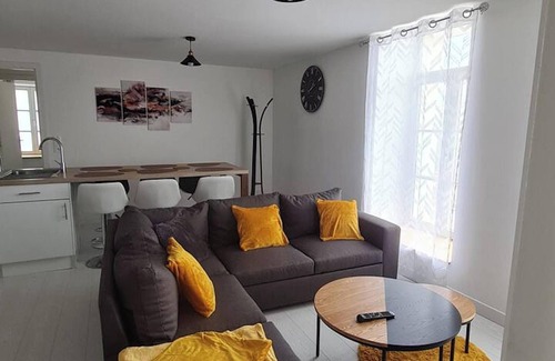 Rocroi Apartment | Homerez - Charming Apartment in Rocroi/70 m²/Parking Included
