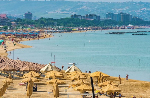 Pineta Apartment | Homerez - Charming Flat Lungomare 85 sqm