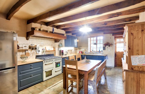 Sainte-Marie House | Homerez - Charming house in Sainte-Marie with large garden