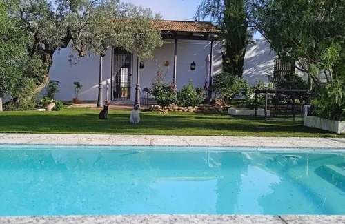 La Campana Villa | Homerez - Charming House in La Campana with Mountain View