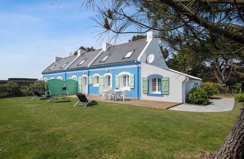 Bangor House | Homerez - Charming House in Bangor with Garden and Fireplace
