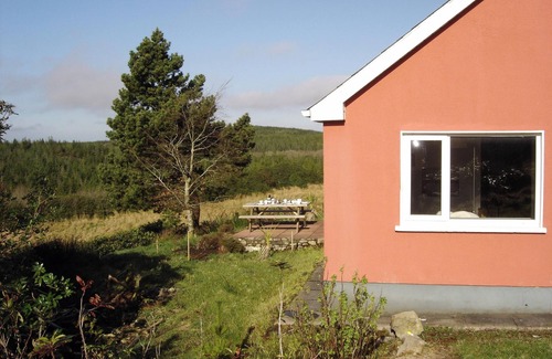 Laghy House | Homerez - Charming House in Laghy with Garden View