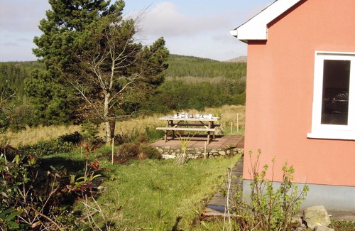 Laghy House | Homerez - Charming House in Laghy with Garden View