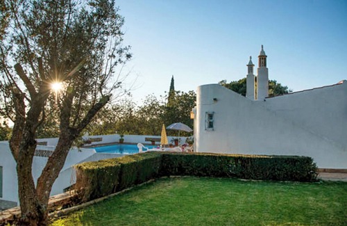 Quinta das Raposeiras House | Homerez - Charming House with Private Pool in Faro