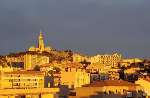 Saint-Lambert Apartment | Homerez - Charming studio with sea view in Marseille