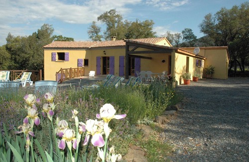 La Mole Villa | Homerez - Charming villa in La Mole with private pool