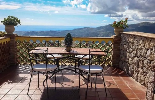 Graniti Villa | Homerez - Charming Villa in Graniti with Private Pool