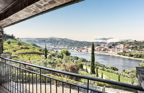Lamego Villa | Homerez - Charming Villa with Private Pool in Lamego