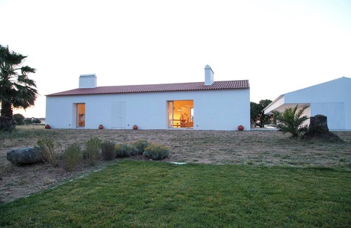 Evora Villa | Homerez - Chic Villa with Private Pool near Évora