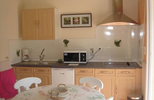Bussac-Foret House | Homerez - Comfortable House in Bussac-Forêt - Pool