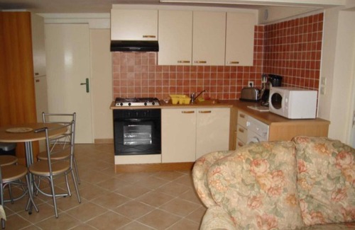 Mensignac Apartment | Homerez - Comfortable Apartment in Mensignac near Countryside