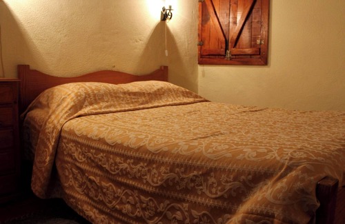 Seia Apartment | Homerez - Comfortable Apartment in Seia with Terrace and Fireplace