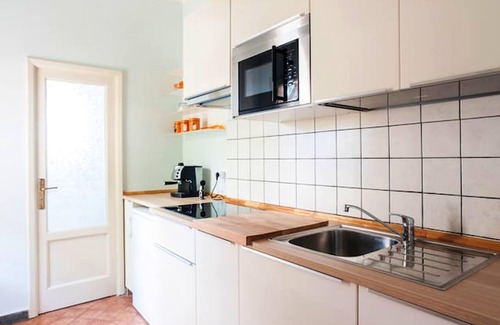 Pedara House | Homerez - Comfortable house in Pedara with parking included.