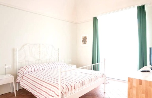 Pedara House | Homerez - Comfortable house in Pedara with parking included.