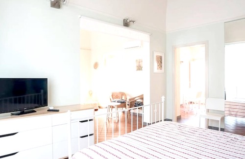 Pedara House | Homerez - Comfortable house in Pedara with parking included.