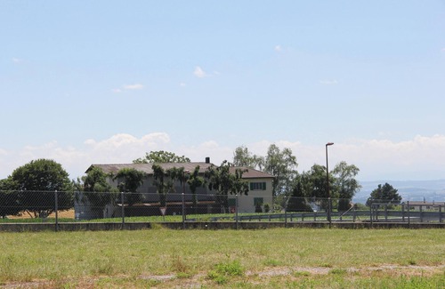 Bevaix Apartment | Homerez - Comfortable studio in Bevaix with mountain view - 30 m² + Spa