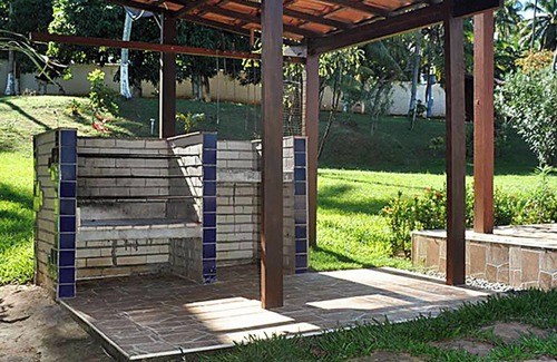 Barra do Jacuipe Ski Chalet | Homerez - Cosy Chalet in the Heart of Camaçari with Shared Pool