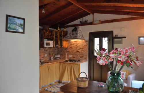 Hermigua Ski Chalet | Homerez - Cosy Chalet with Terrace in Hermigua - Ideal for Couples
