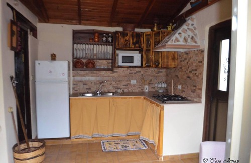 Hermigua Ski Chalet | Homerez - Cosy Chalet with Terrace in Hermigua - Ideal for Couples