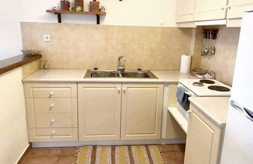 Theologos House | Homerez - Cosy House in Theologos with Balcony