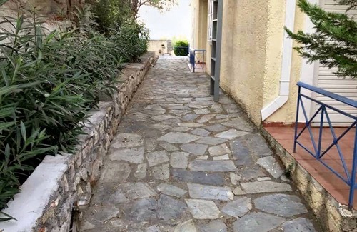 Theologos House | Homerez - Cosy House in Theologos with Balcony