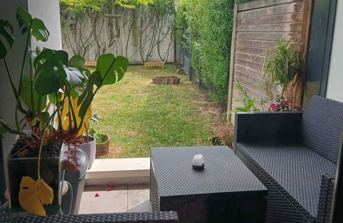 La Grace de Dieu Sud Apartment | Homerez - Cozy Apartment in Caen with Terrace and Garden