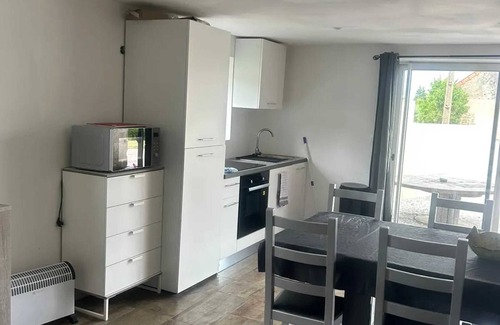 Curgy Apartment | Homerez - Cozy apartment in Curgy with terrace 60 m²