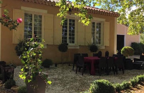 Arles House | Homerez - Cozy House in Arles with Garden and Private Parking