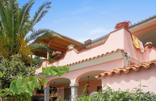 Posada Apartment | Homerez - Elegant Apartment in Posada, 100 m², Views