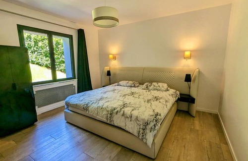 Parmain Villa | Homerez - Elegant villa with a private pool in Parmain