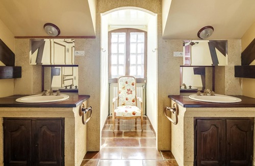 Saint-Germain-sur-Ecole House | Homerez - House for 3 ppl. with swimming-pool at Saint-Germain-sur-École