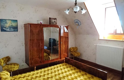 Saint-Laurent-de-Cuves House | Homerez - Spacious house for 6 ppl. at Saint-laurent-de-cuves