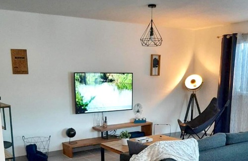 Saint-Pierre-de-Clairac House | Homerez - House for 7 ppl. with swimming-pool at Saint-Pierre-de-Clairac