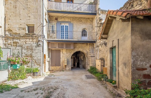 Villeneuve-les-Avignon Apartment | Homerez - Charming Studio in Villeneuve, 45m², balcony