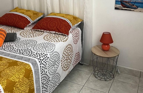 Capesterre-Belle-Eau House | Homerez - House 2 km away from the beach for 4 ppl. with shared pool and garden