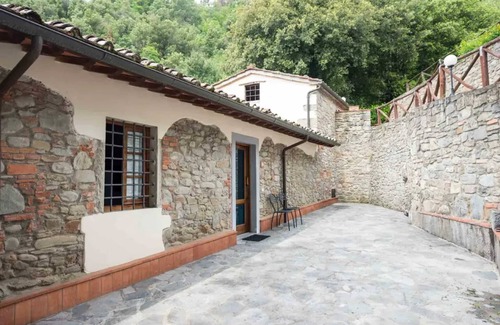 Loro Ciuffenna Apartment | Homerez - Holiday Home in Loro Ciuffenna