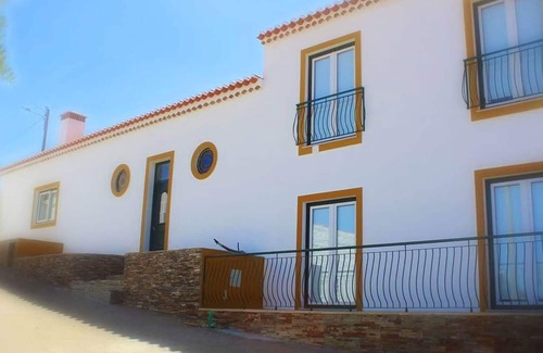 Mertola House | Homerez - House for 14 ppl. with swimming-pool and garden at Corte de Pao E Agua