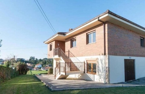 Pedrena House | Homerez - House 1 km away from the beach for 6 ppl. with sea view at Pedreña